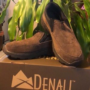 Men’s Denali size 7 1/2 shoes